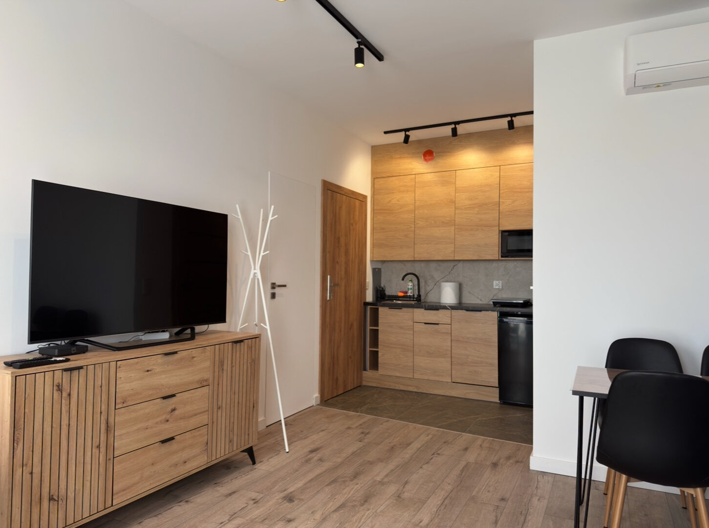 Apartament 8D — 5